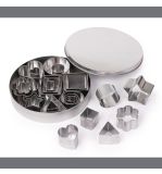 Metallic cookie cutters f. deco