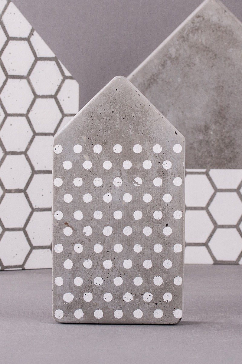 Cement-house with spots