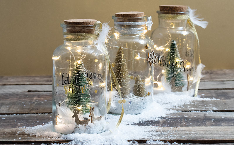 Deko-Leuchtflasche „Let it snow“