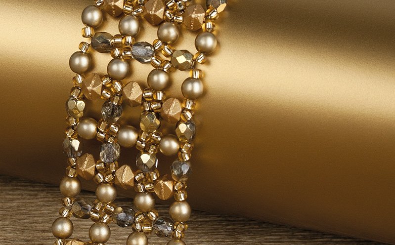 Goldfarbenes Armband