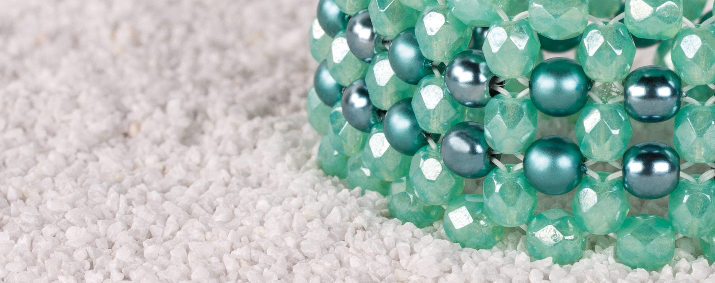 Green-coloured flat bracelet