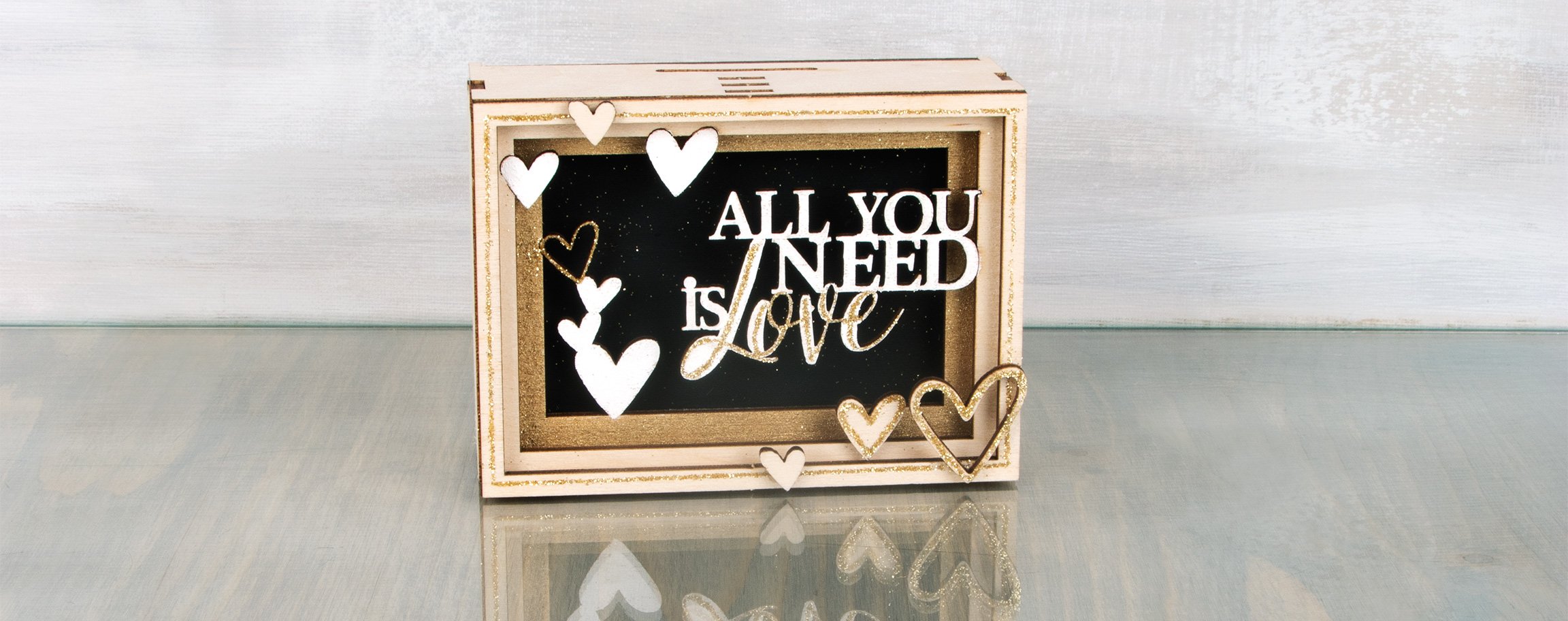 Wooden gift box „Love“
