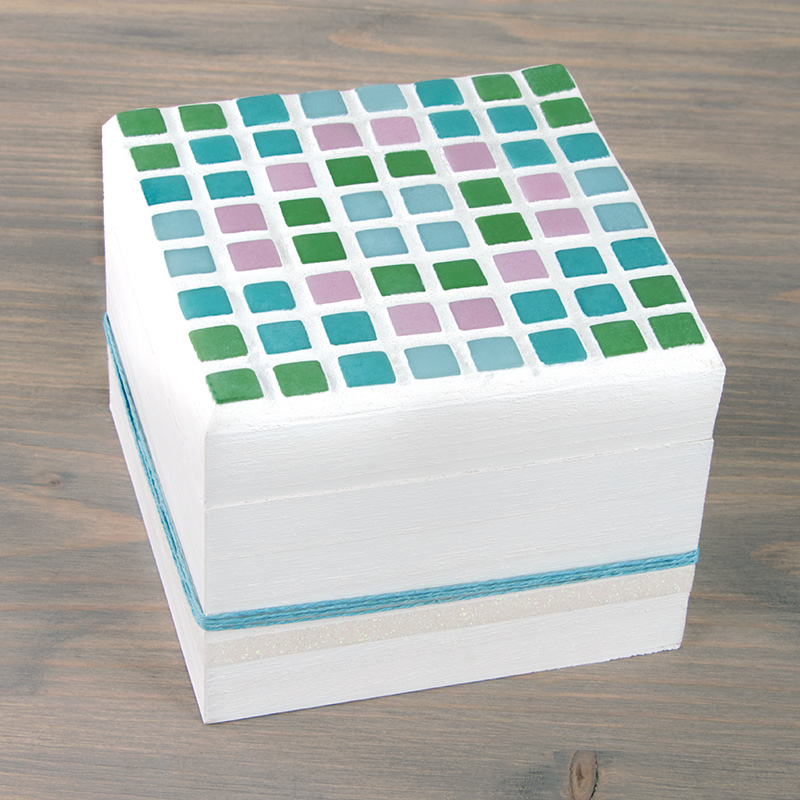 Holzbox mit Mosaik
