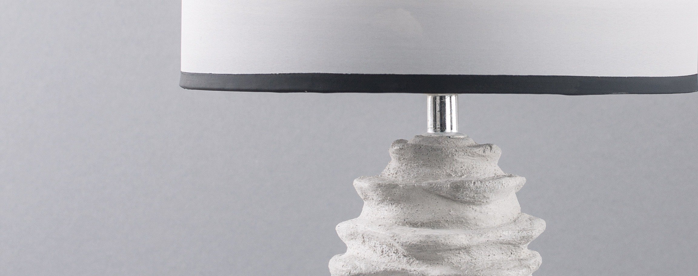 Lamp out of the kneading-cement