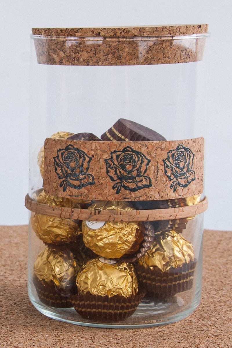 Glass jar with cork-banderole „Roses“
