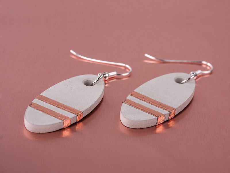Copper-coloured oval earrings
