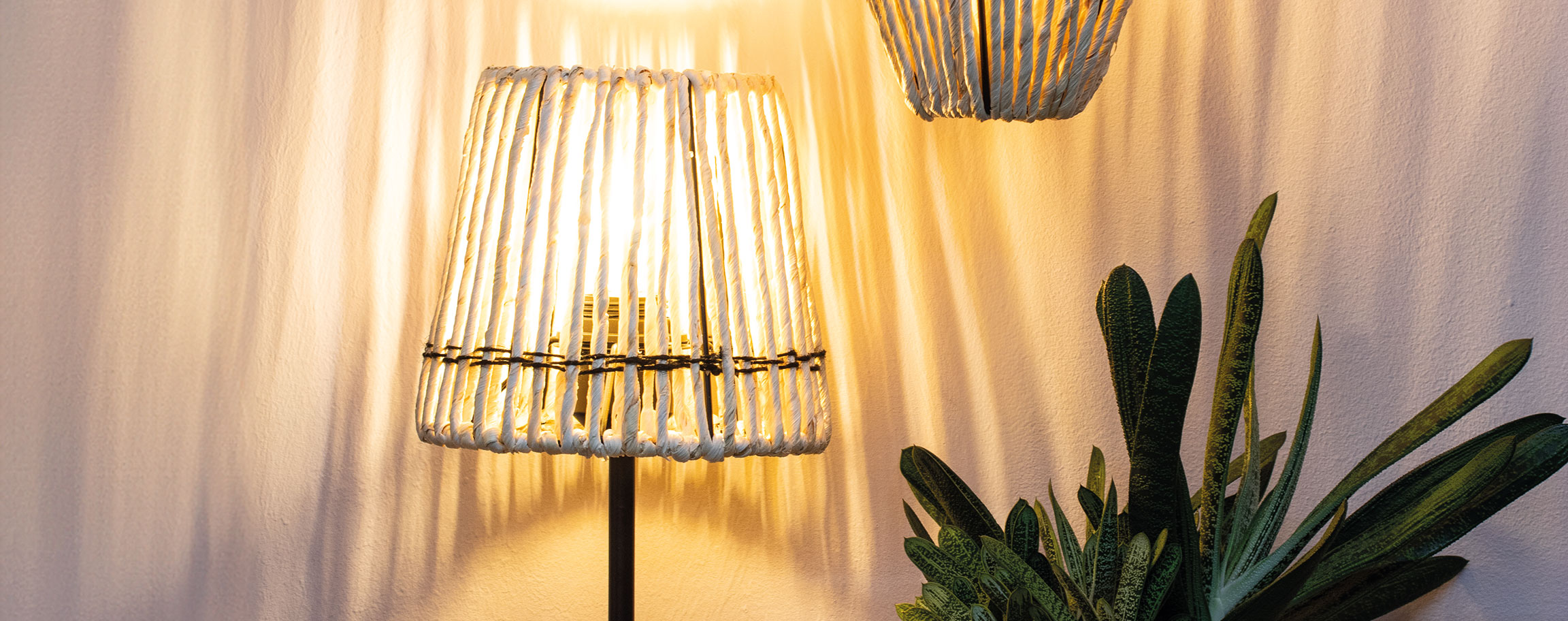 Lamp out of corn husk rope