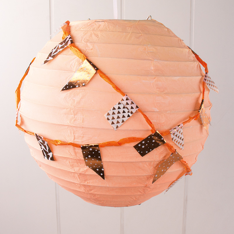 Paper lantern apricot