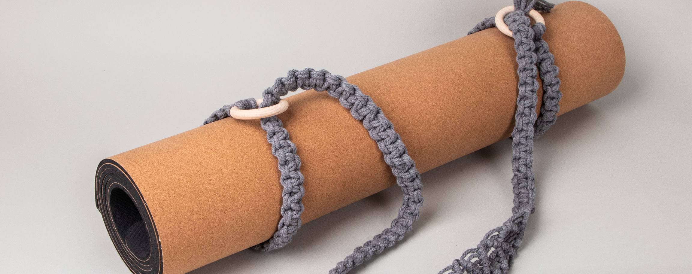 Macramé carry strap for your yoga mat