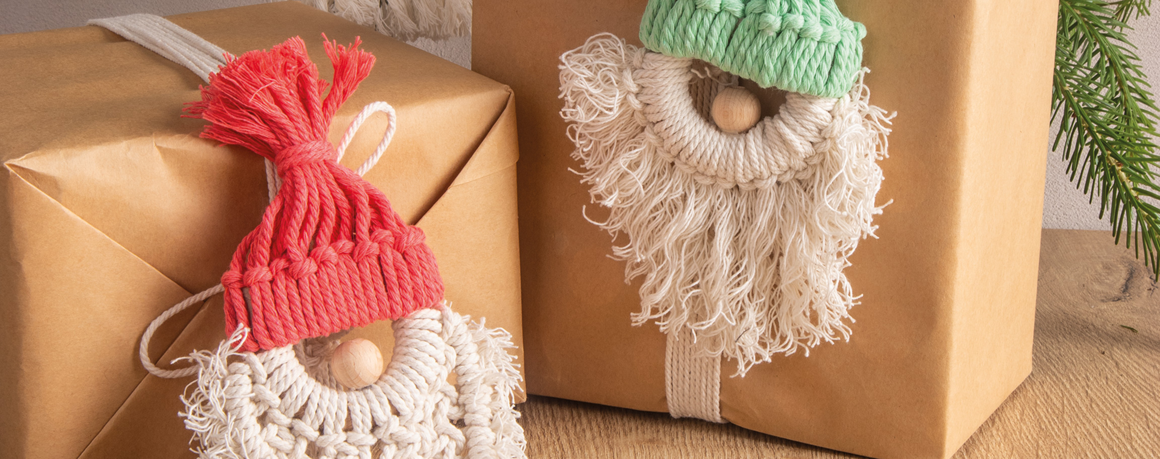 Macramé Santa Claus with knotted beard