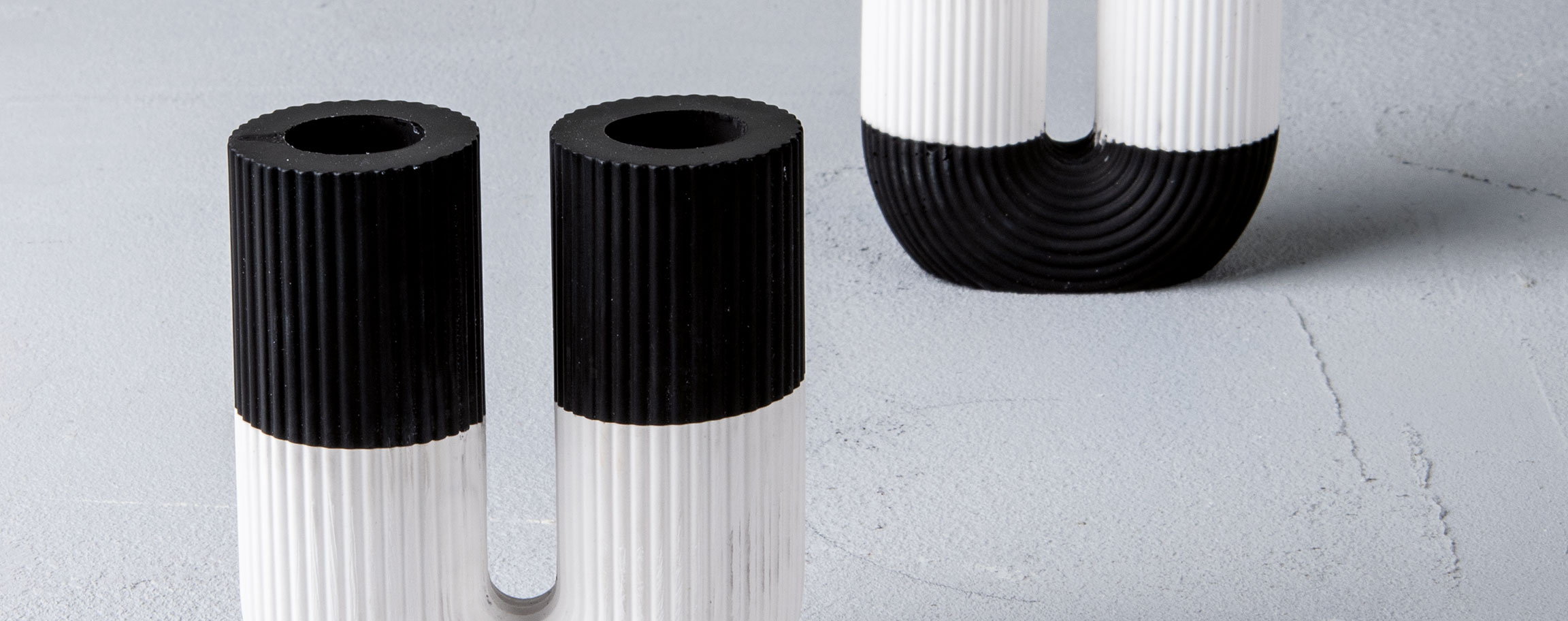 Black & white Raysin vase