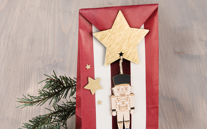 Rote Geschenktüte