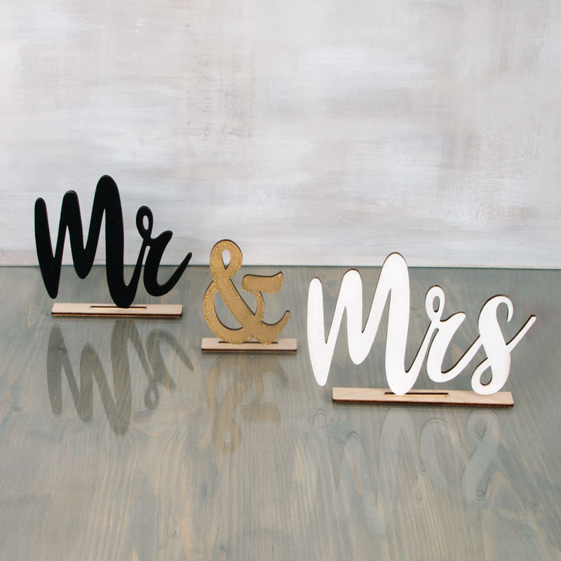 Schriftzug „Mr & Mrs“