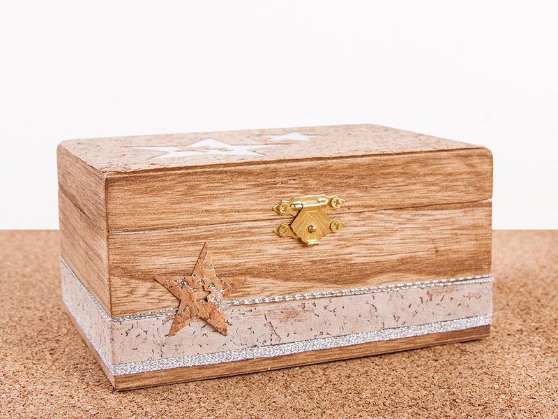 Silberfarbene Holzbox