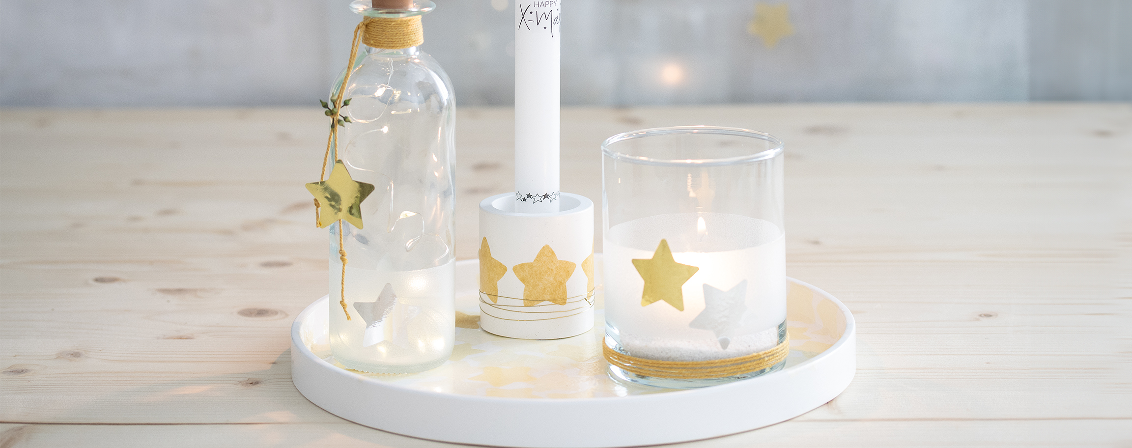 Tray with star-shaped confetti.
