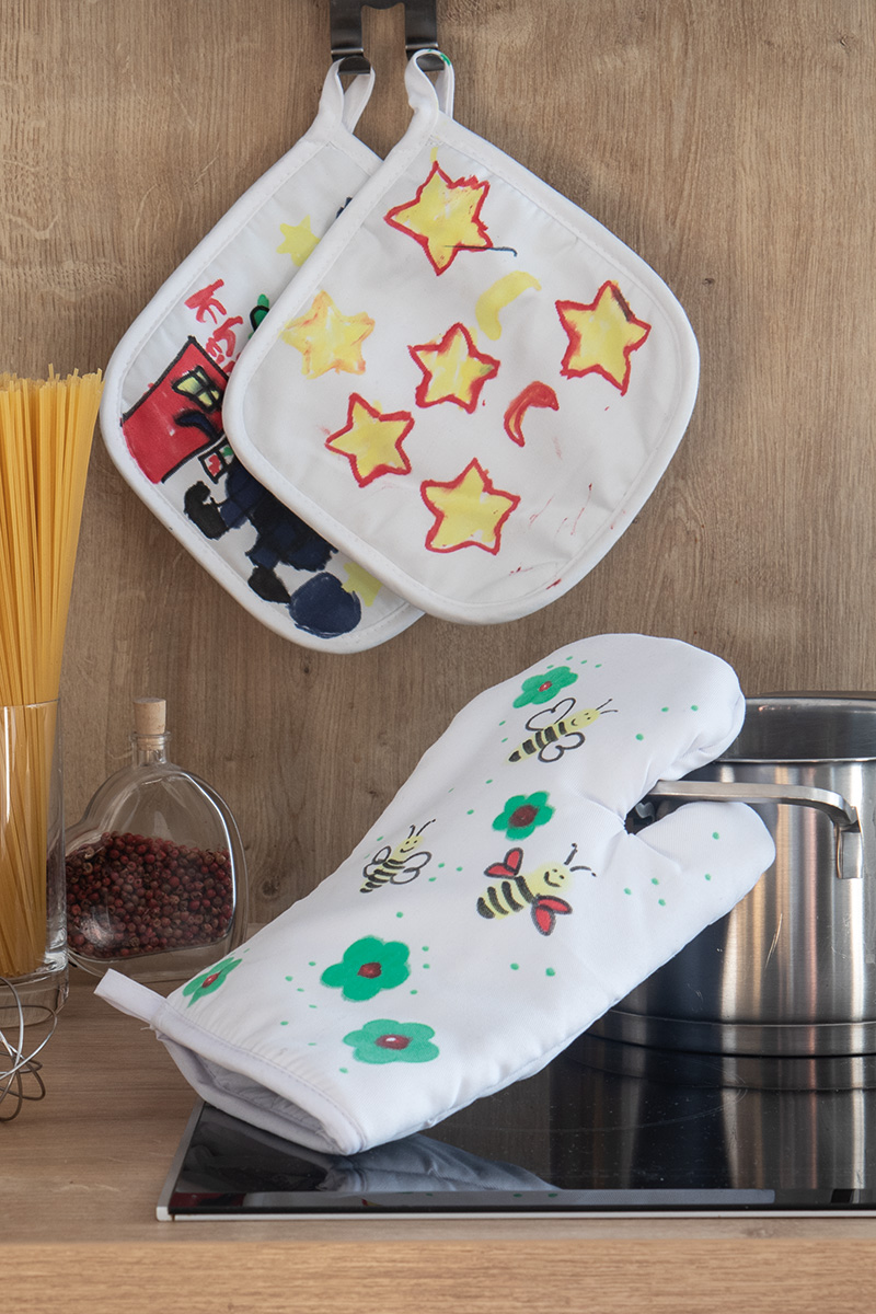 Topflappen und Ofenhandschuhe bemalen