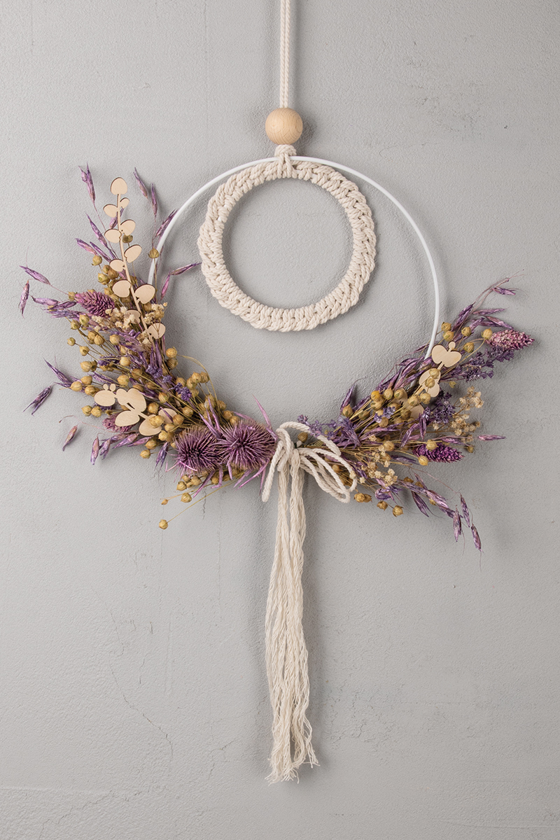 Dried flower ring in lilac with Macramé