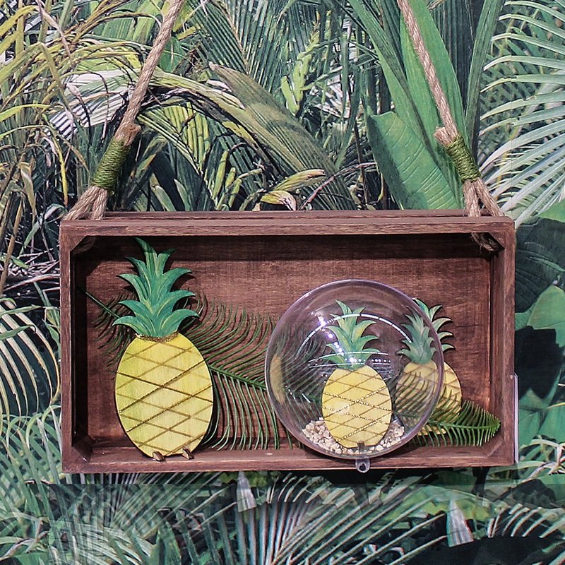 Wall-decoration wooden crate with pineapple
